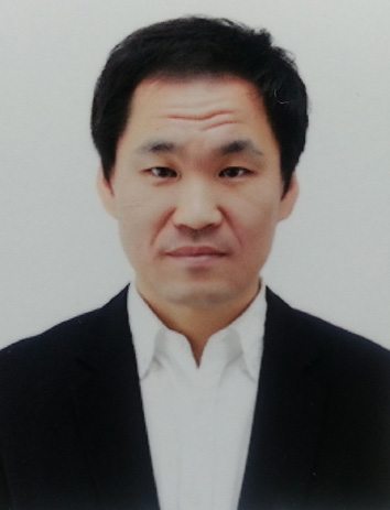 김 윤 상 사진